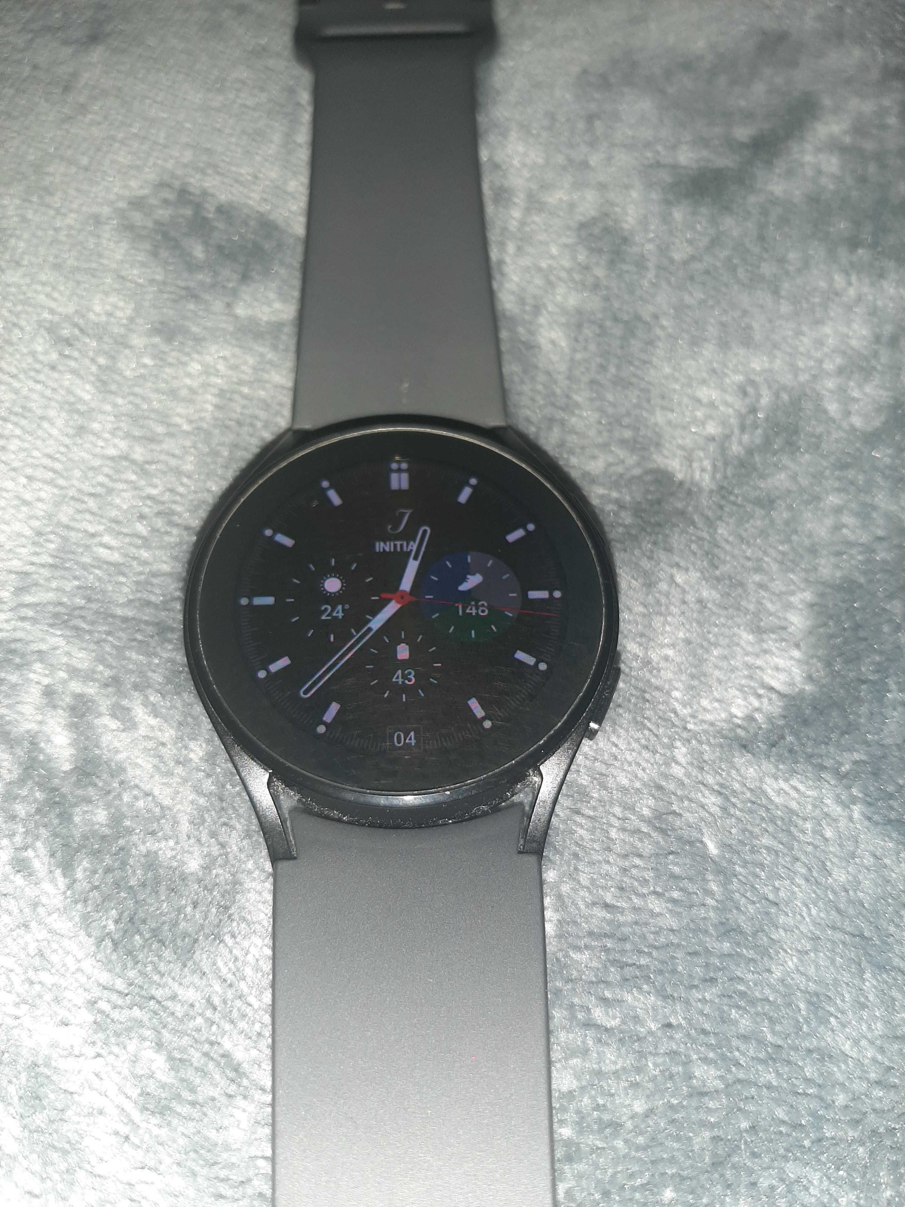 Смарт часовник Samsung Galaxy watch 4