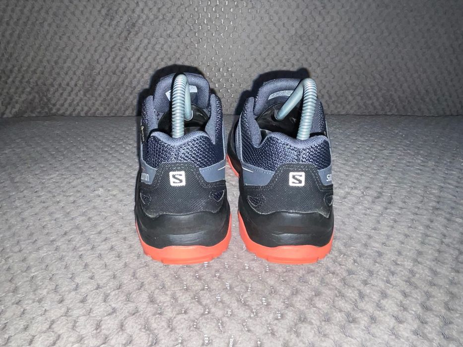 Adidasi Salomon Goretex nr 38
