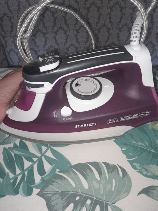 Продаётся утюг срочно