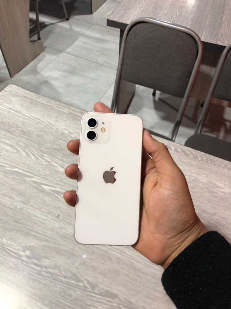 Sotiladi Iphone 12 oq