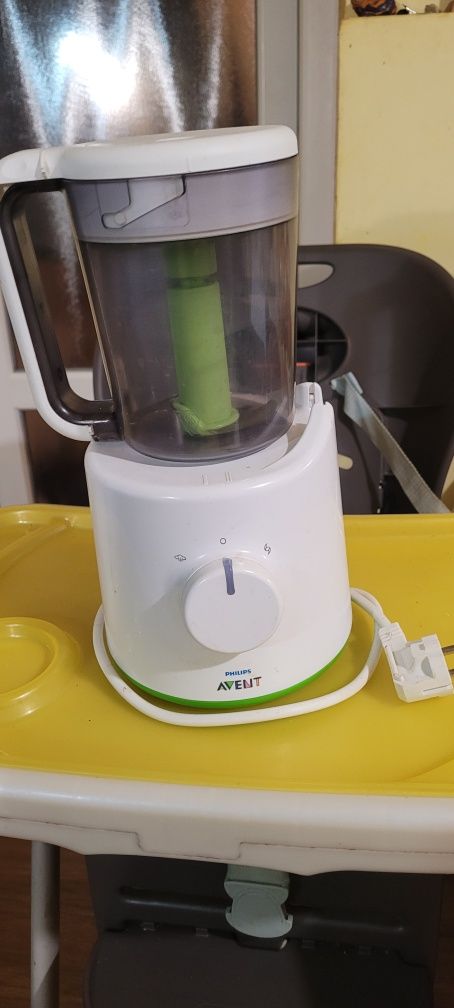 Philips Avent Food Steamer and Blender SCF870
oală de gătit cu