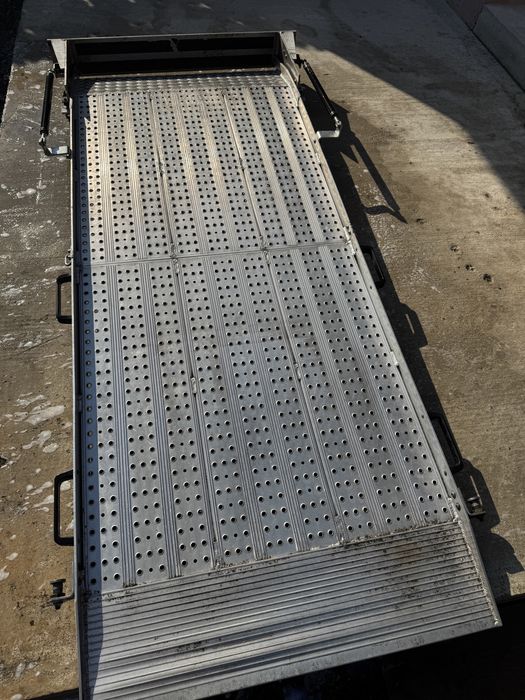 Rampa incarcare marfa duba / persoane cu handicap