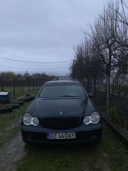 Vând/schimb  mercedes c 180 2000 benzina si gaz