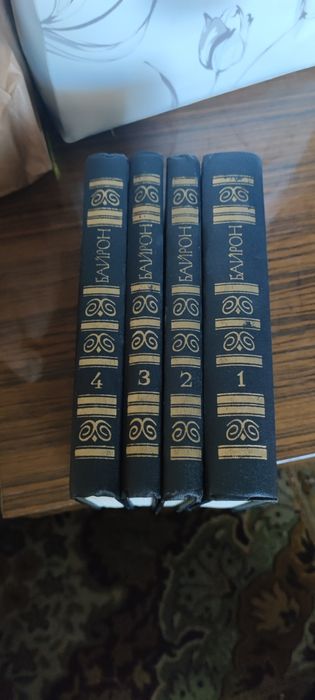 На руски: Джек Лондон, К. Чапек, М. Твен, Р. Л. Стивъндън