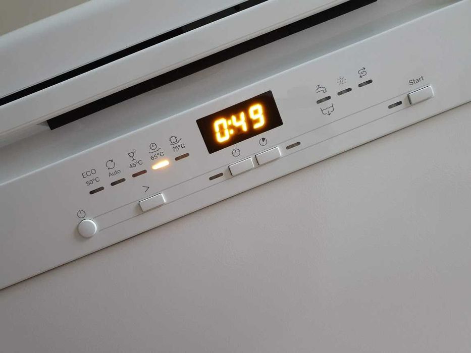 Съдомиялна Miele - Auto Open - 14 Комплекта - Свободностояща - 60см