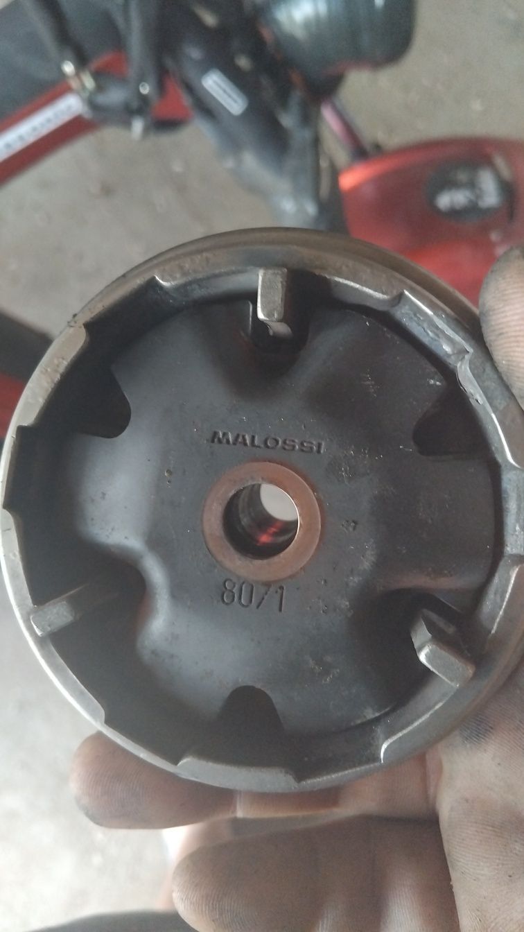 Vând scuter Peugeot buxy 2timpi defect