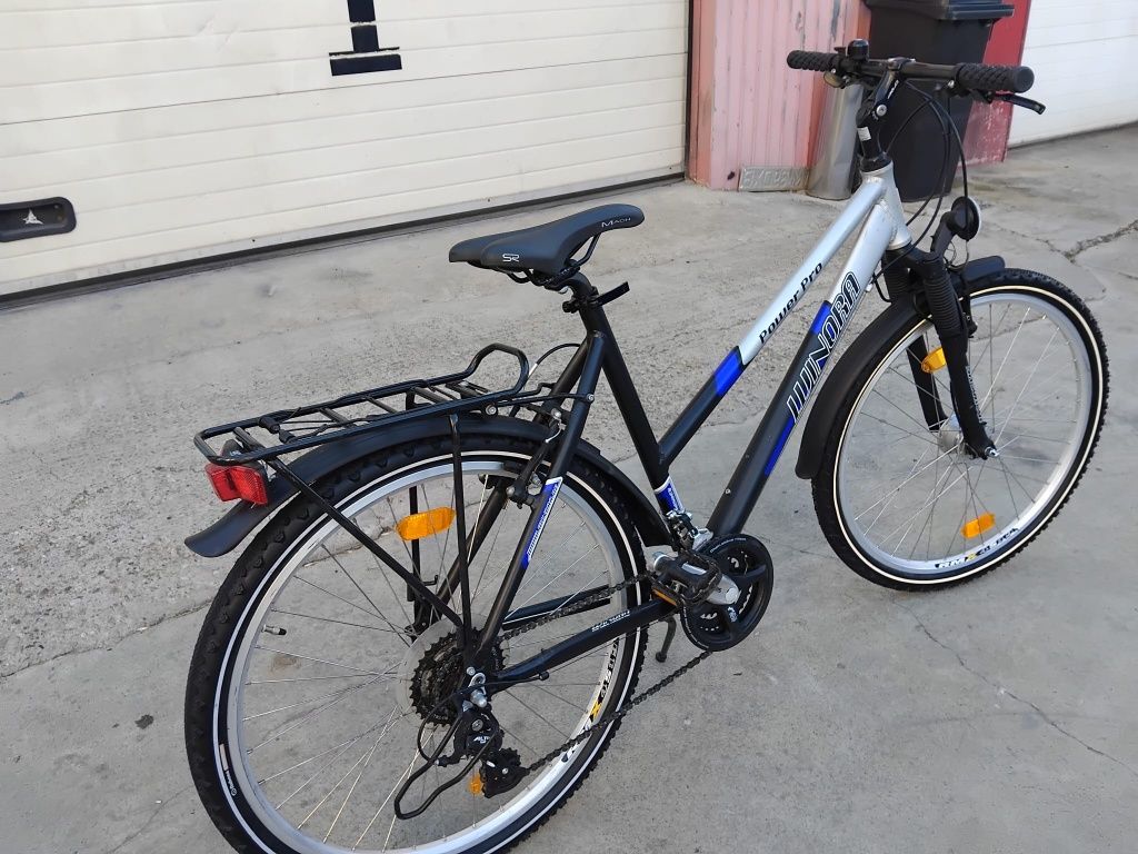 Vând bicicleta din aluminiu pentru damă