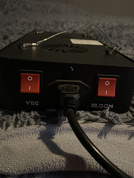 Led grow light lampa ultraviolet perfecta pentru cresterea platelor