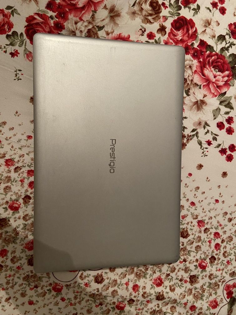 Vând laptop Prestigio 12 inch