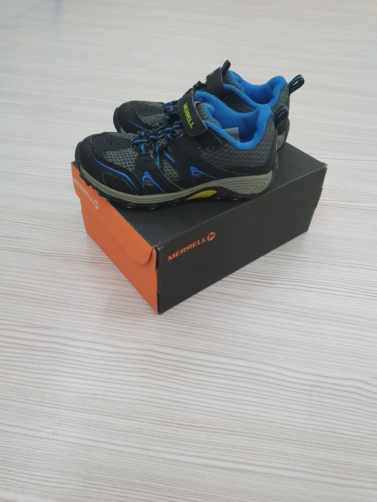 Продам кроссовки MERRELL размер 28.5.