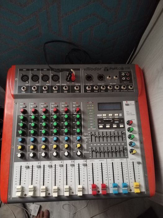 De vânzare mixer activ boxe peavey 15