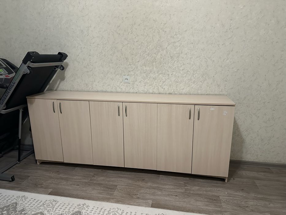 Продается.Шкаф 32000тнг самовывоз!!!