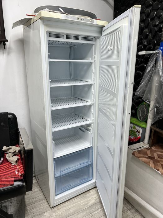 Продам морозильник