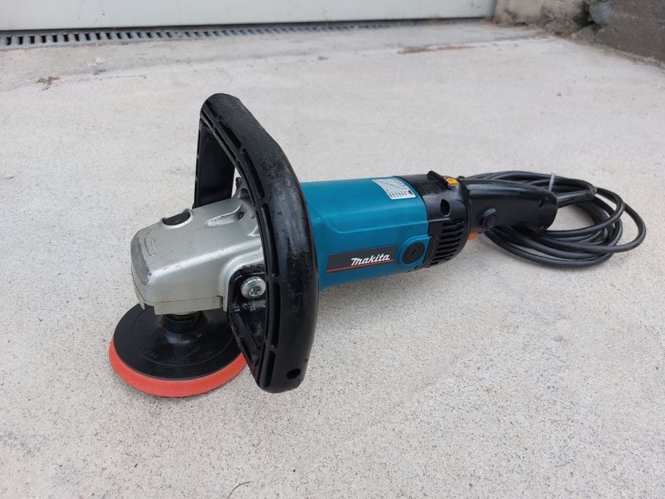 Полир машина Makita 9227CB

Работи перфектно, идеално състояние. Подро