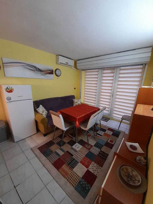 Дава се под наем Тристаен апартамент в Бургас, Център - 72 кв.м за 357 € - Снимка #5