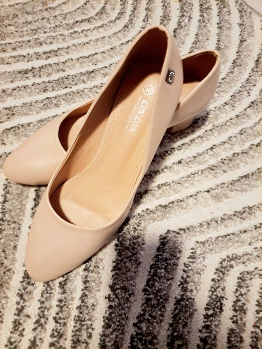 !!VAND PANTOFI NOU NOUTI nepurtati din piele naturala !