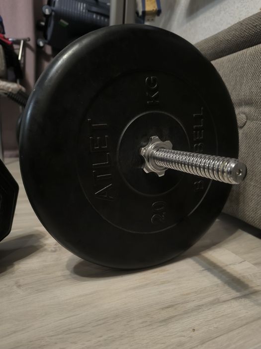 Продам штангу 46 кг и гантели по 13 и по 8 кг