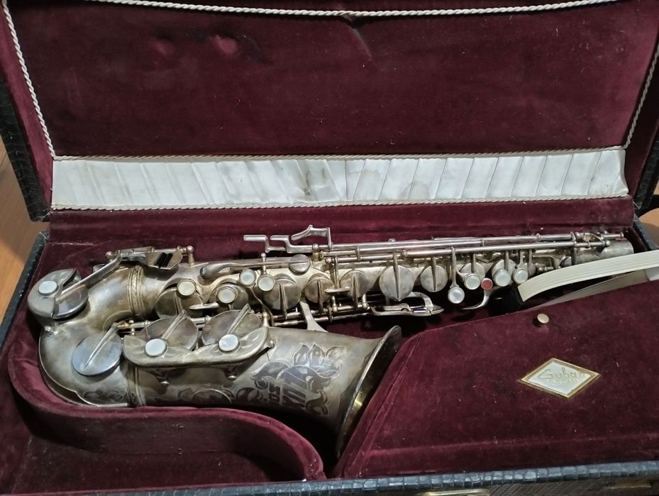 Продам саксафон б/у