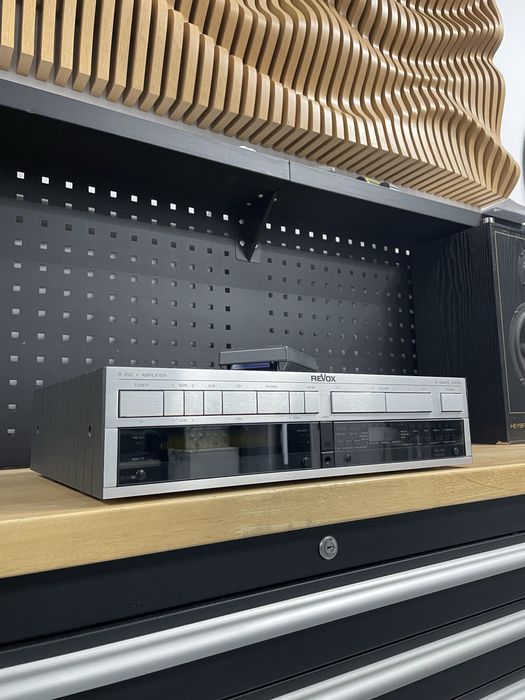 Amplificator revox b250 120W 8ohmi telecomanda originala