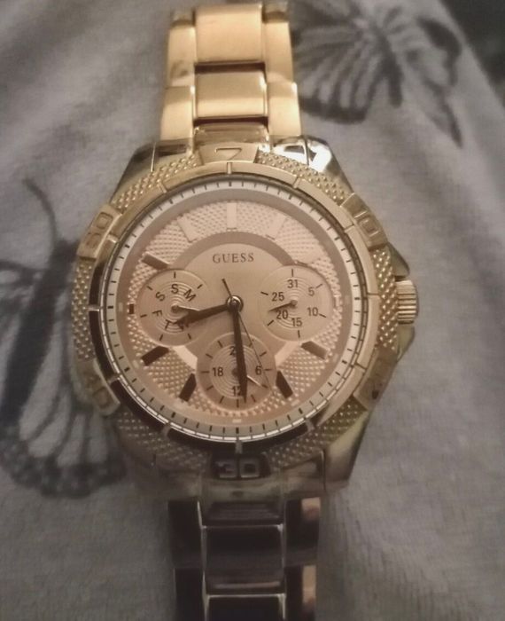 Дамски часовник GUESS W0235L3