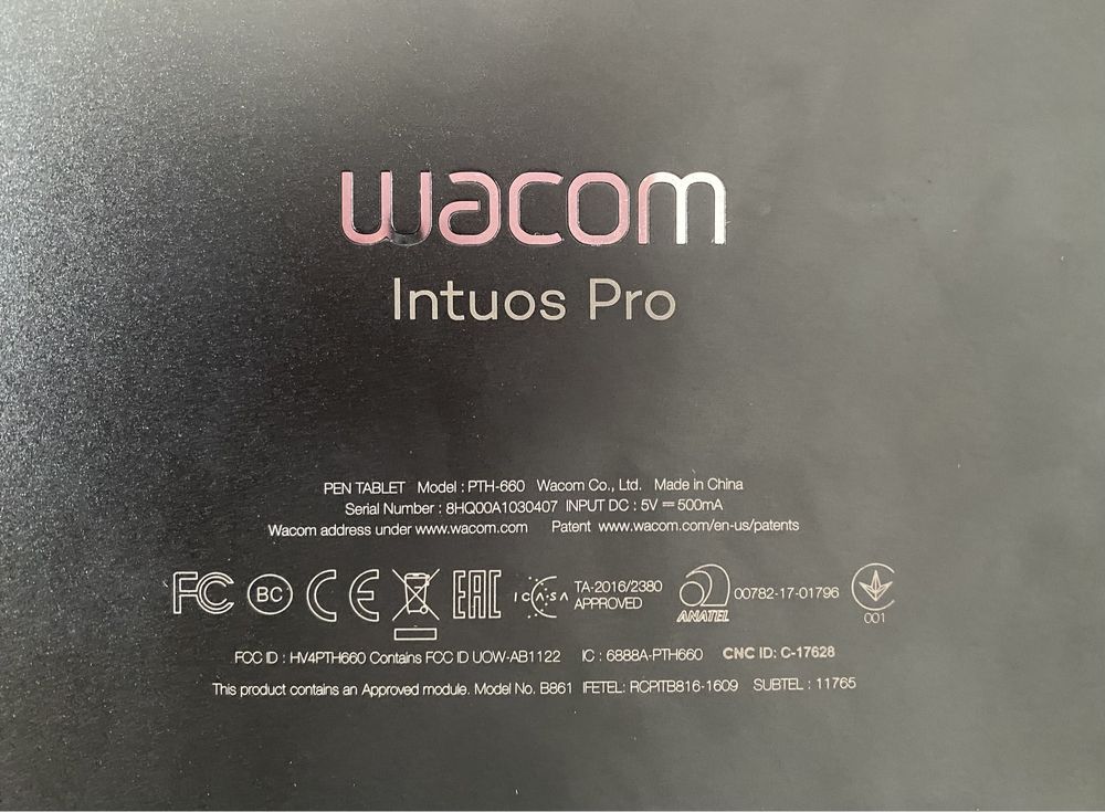 Графический планшет Wacom Intuos Pro Medium Paper Edition PTH-660