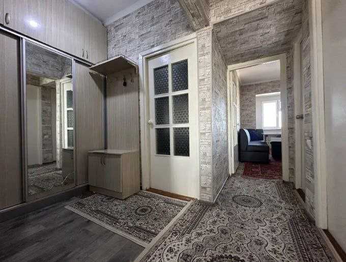 Sebzorda Masjidga yaqin joyda 2/9/9 65m2 li Kvartira sotiladi Lift bor