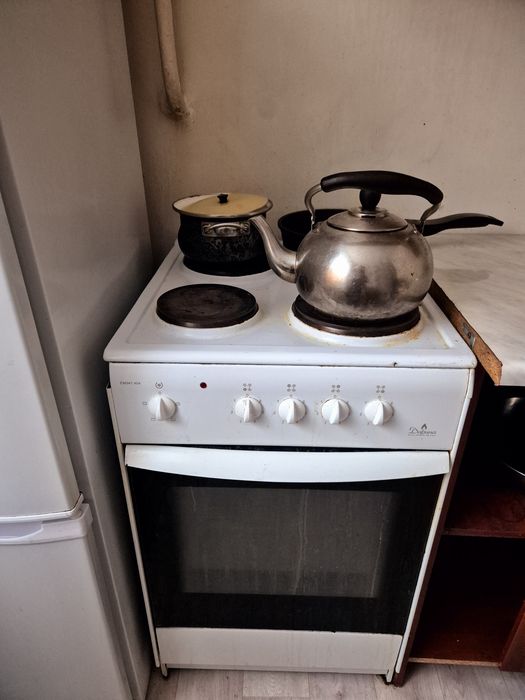 Продам газплиту.электрическую плиту