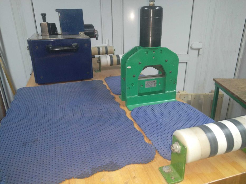 Banc echipat pentru debitat, gaurit si indoit bara Cu sau Al