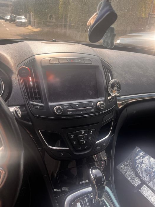 Propietar din 2015 vand  sau schimb insignia