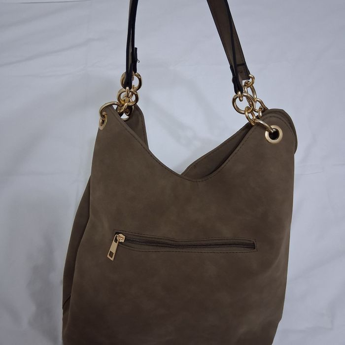 Дамска чанта от обърната кожа