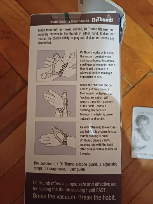 1. Dr Thumb. Dispozitiv prevenție sugari, suptul degetului.