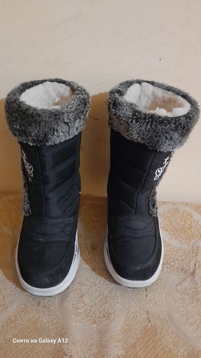 Продается обувь.