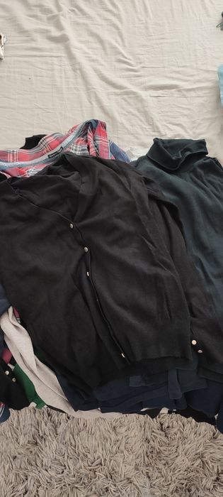 Lot bluze 26 buc 100 lei tot lotul mărime Xs -S