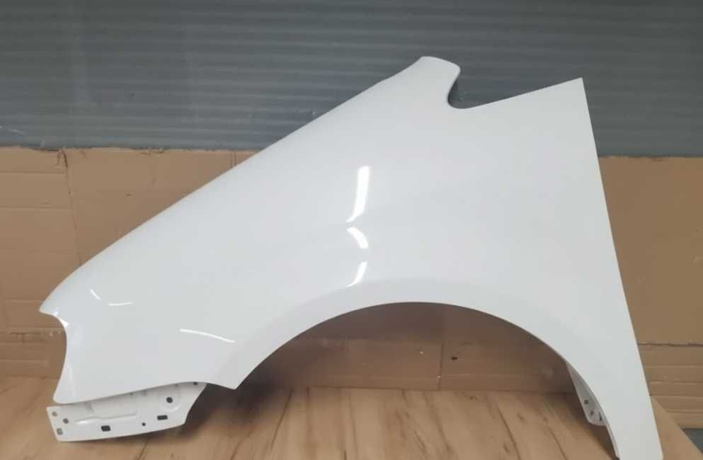 Aripa Fata Stanga VW Touran An 2003-2006 (LB9A (Alb))