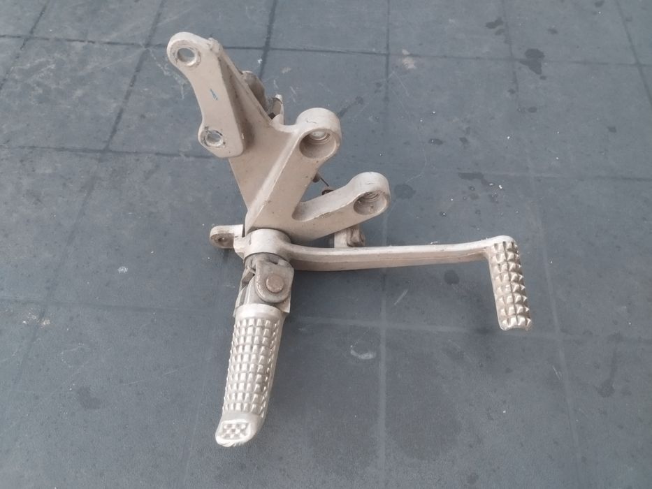 Scăriță dreapta completa pentru Suzuki Gsxr 600-750 model 2001-2003