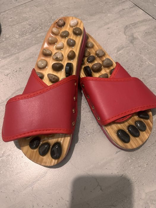 Продам массажные тапочки