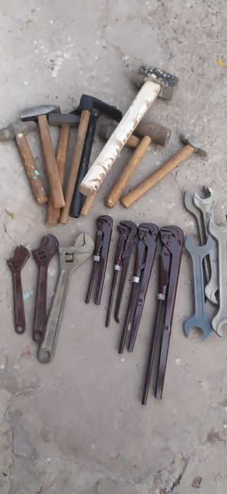 Ключи . молотки.труборез