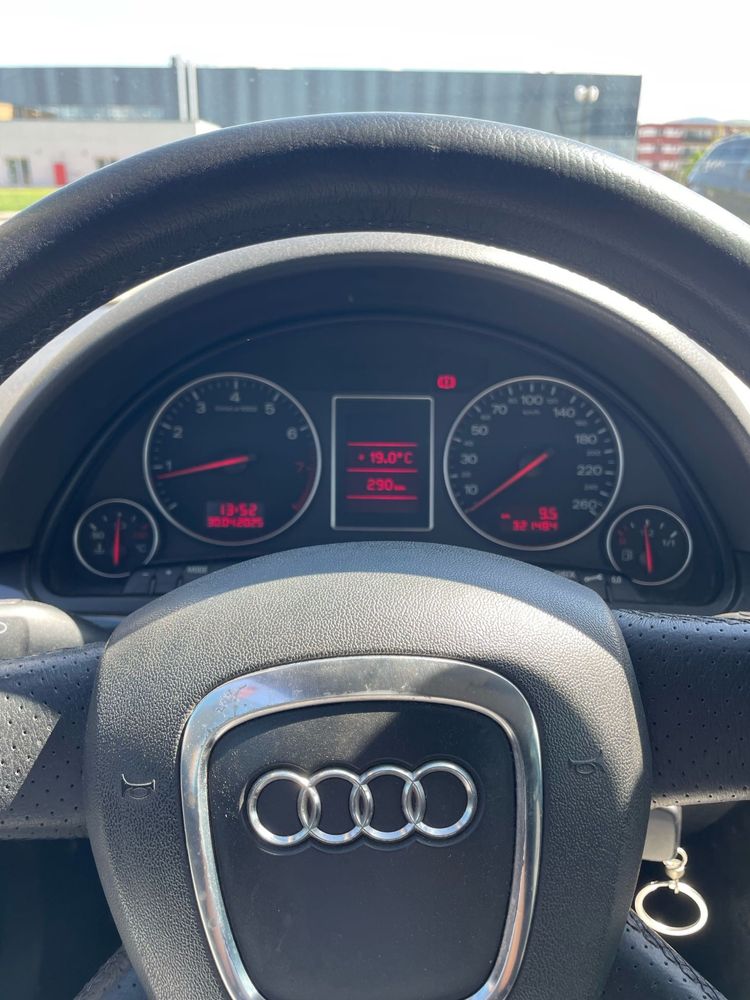 Audi A4 B6 sedan