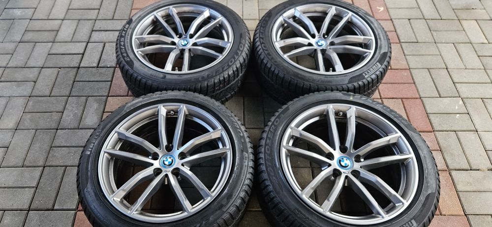 Jante BMW seria 5 G30 G31 M echip iarna 275 40 18 / 245 45 18 Pirelli