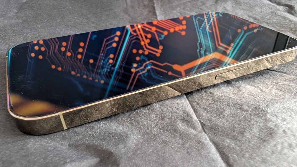 iPhone 14 pro Gold