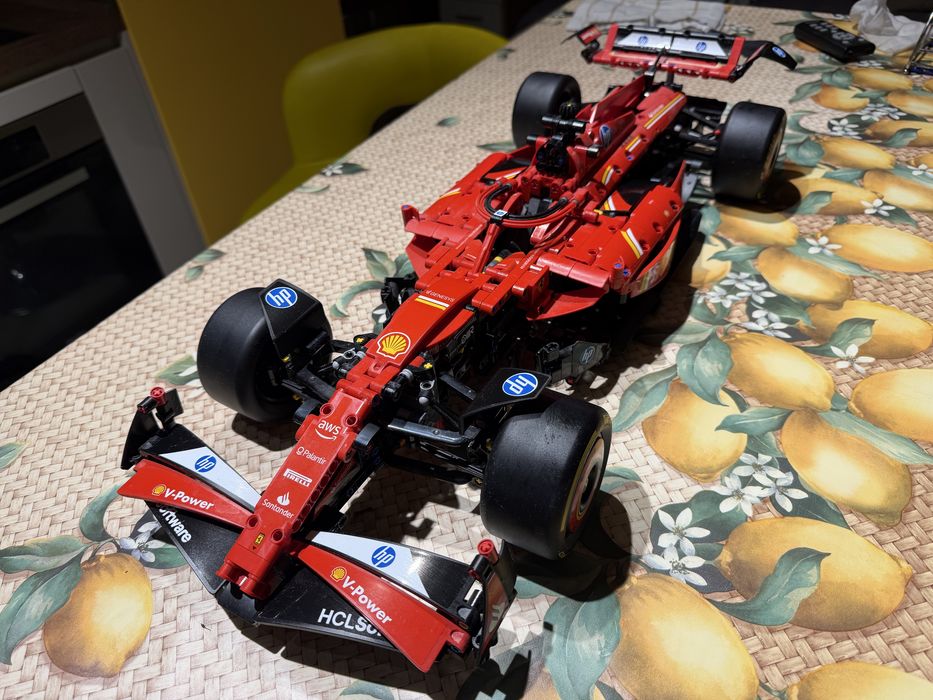 F1 Lego Ferrari bollide