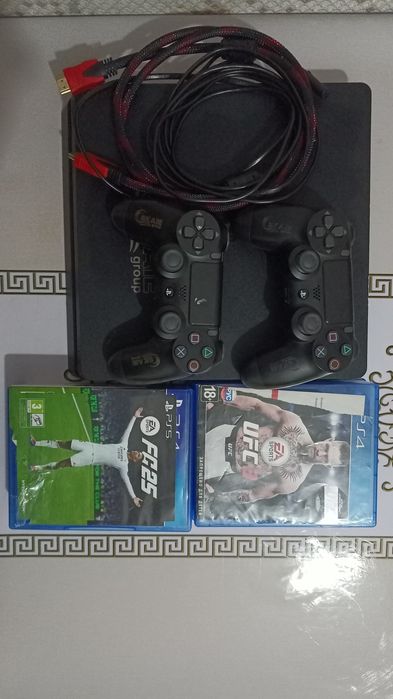 Продам Игровоя Консоль : Sony PlayStation 4