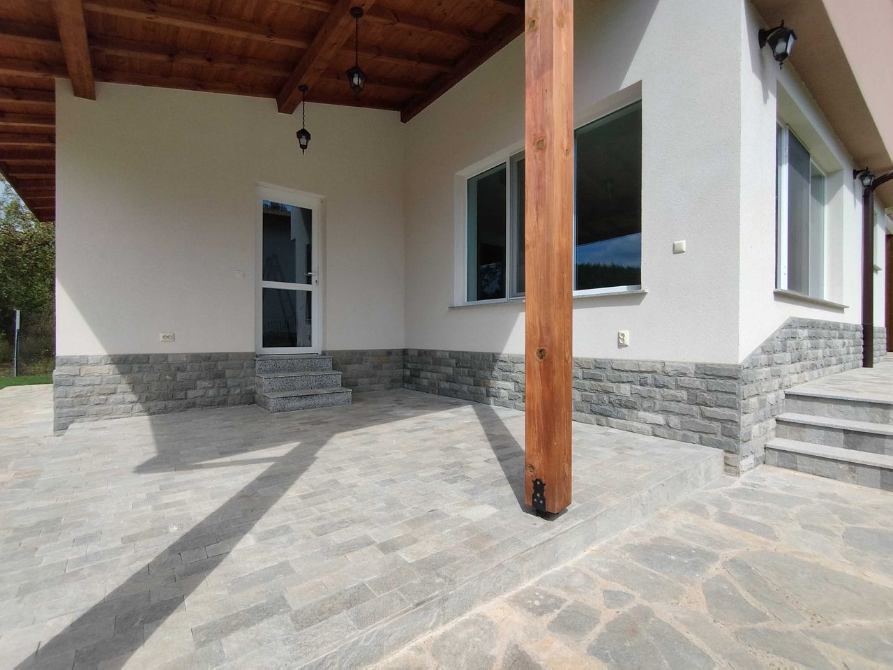 Продава се Къща в с. Драгичево, Област Перник - 226 кв.м за 1585 €/кв.м - Снимка #6