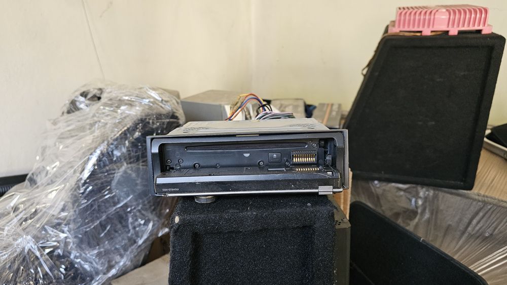 Pachet head-unit Sony+subwoofer+statie 150w RMS