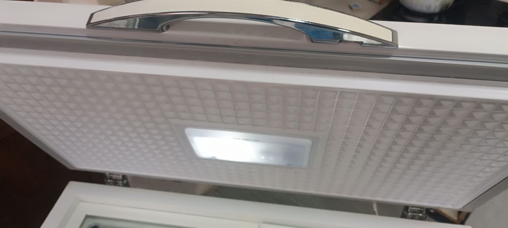 Продается морозилка,ларь Artel