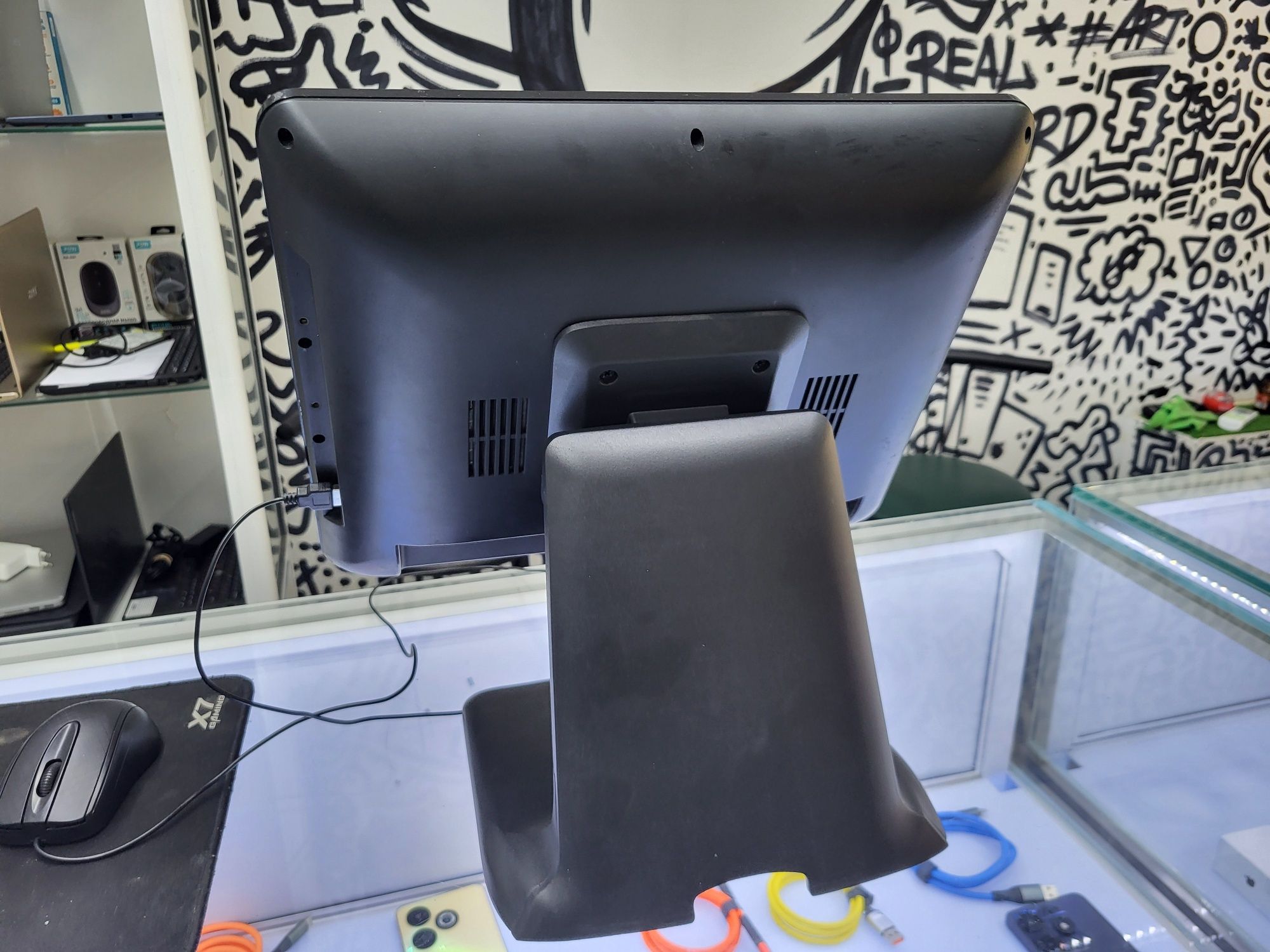 Кассовый моноблок для торговли Touch screen pos machine RS609