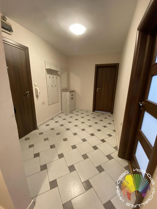 Дава се под наем Тристаен апартамент в Бургас, Център - 120 кв.м за 765 € - Снимка #3