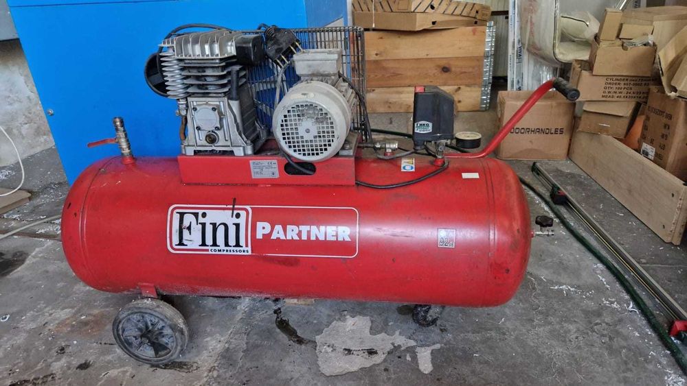 Машини за производство на PVC и AL дограма на 50% от цената