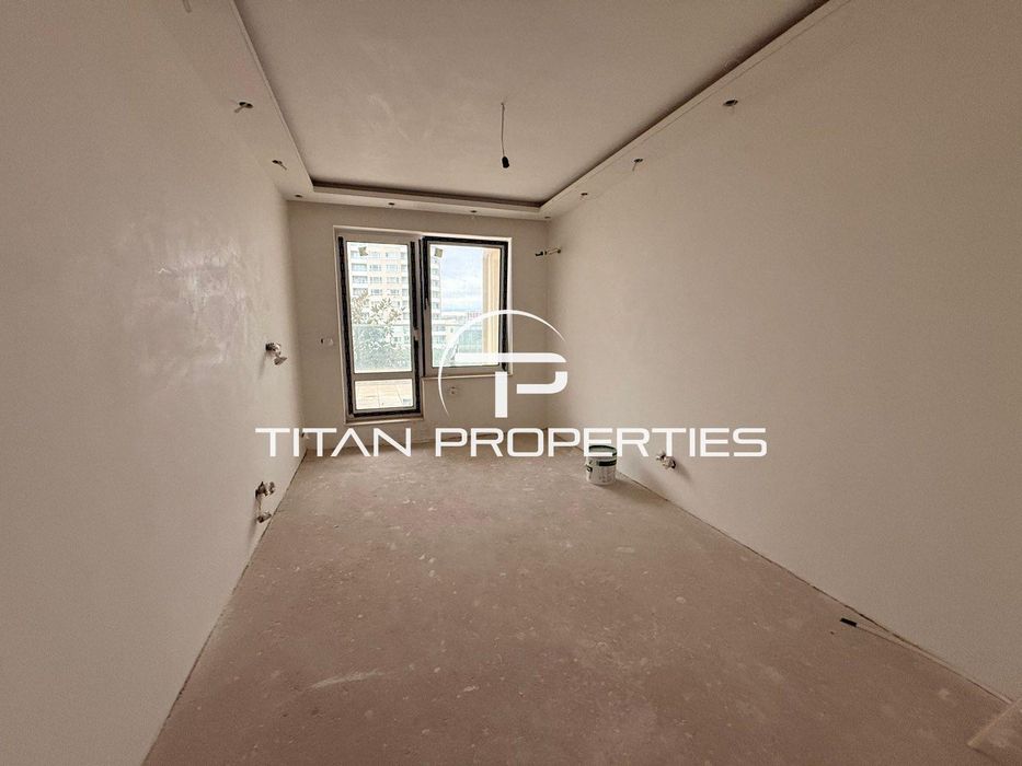 Тристаен апартамент в Сентрал парк, ж.к Славейков