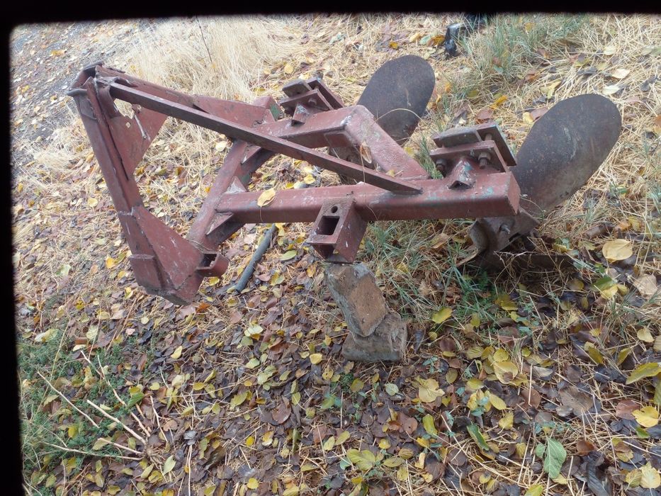 2 корпусли плуг сотилади